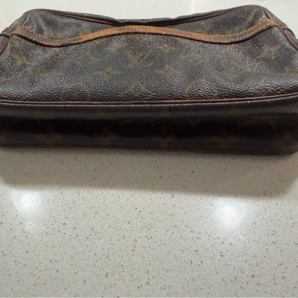 Authentic Louis Vuitton Compiegne 23 Clutch Toiletry Pouch - Picture 7 of 13
